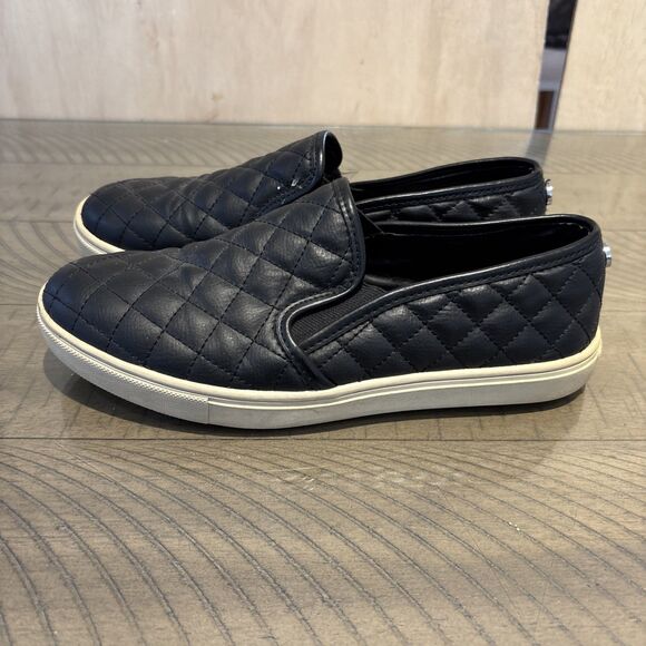 Steve Madden Ellen Women’s Quilted Black Slip On Flat Shoes Size 8.5 - Picture 2 of 6